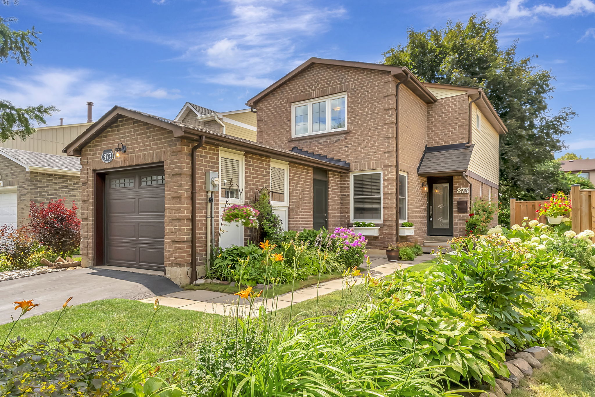 873 Laurier
